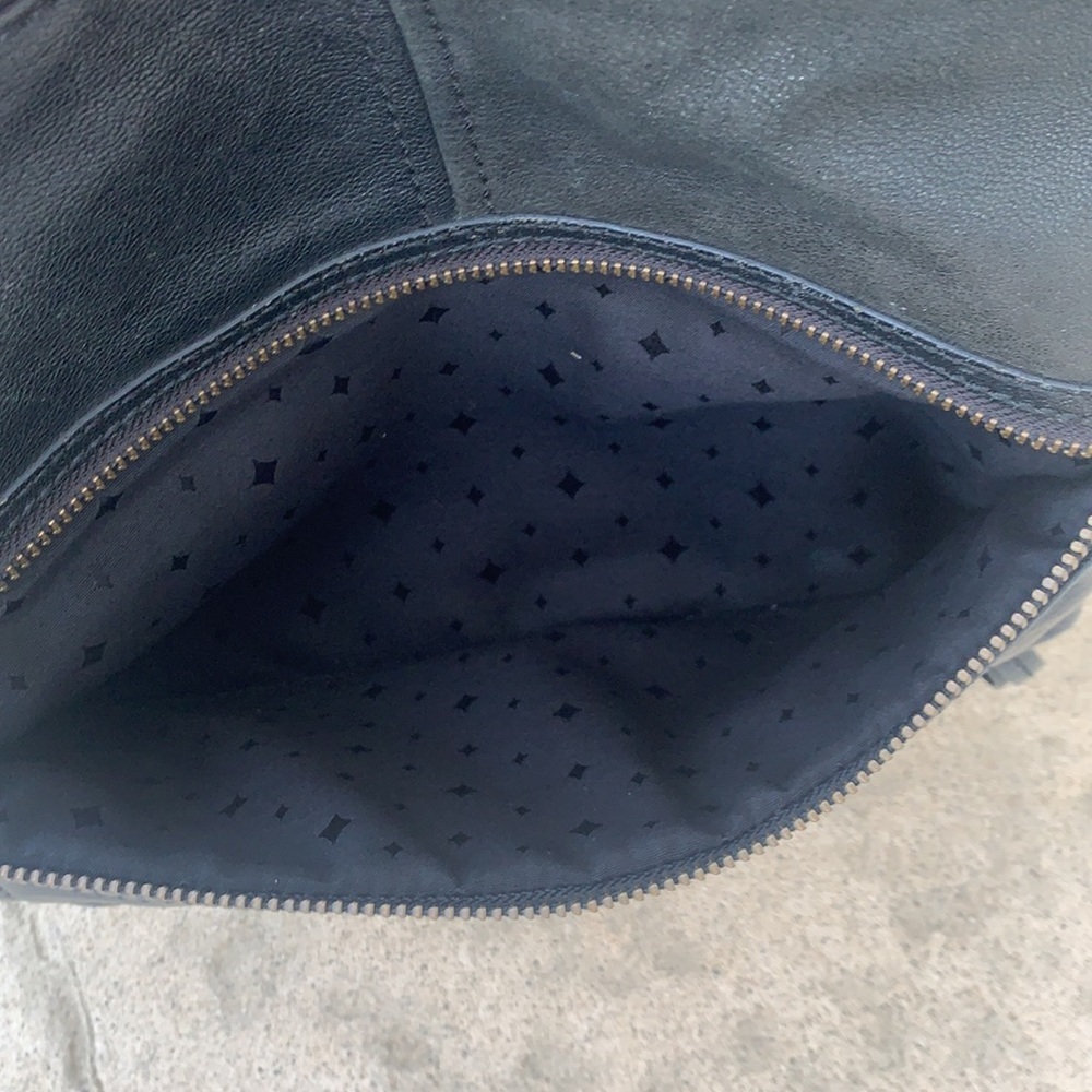Fossil Large Black Leather Crossbody Purse - Picture 14 of 15